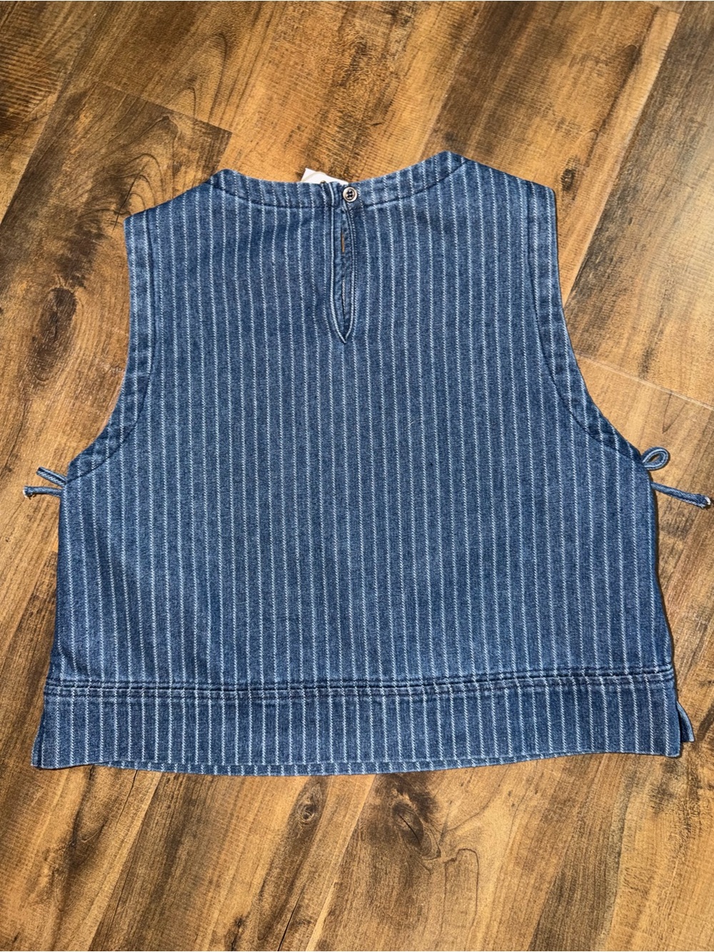 Boutique Top - Picture 3 of 3